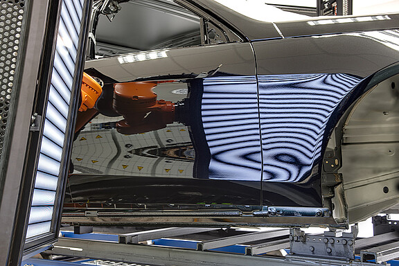 Fully automatic paint defect inspection for car bodies