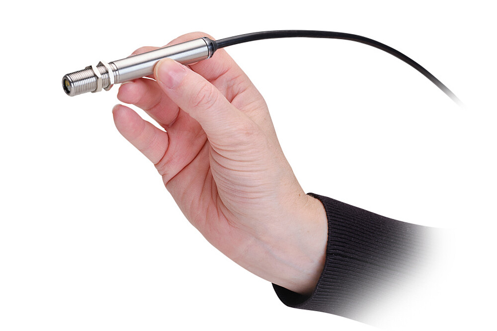 Compact pyrometer thermoMETER FI
